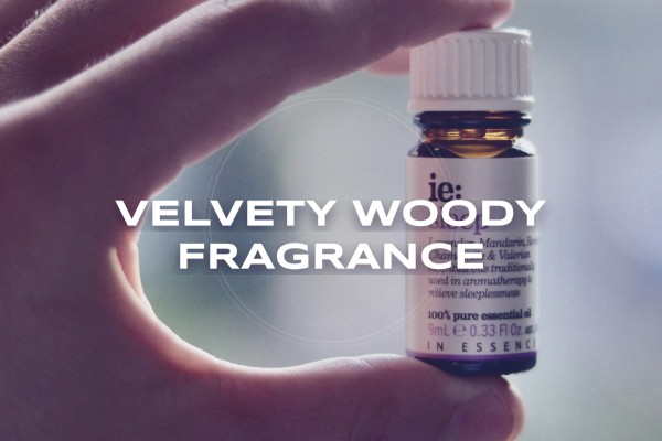 velvety woody fragrance